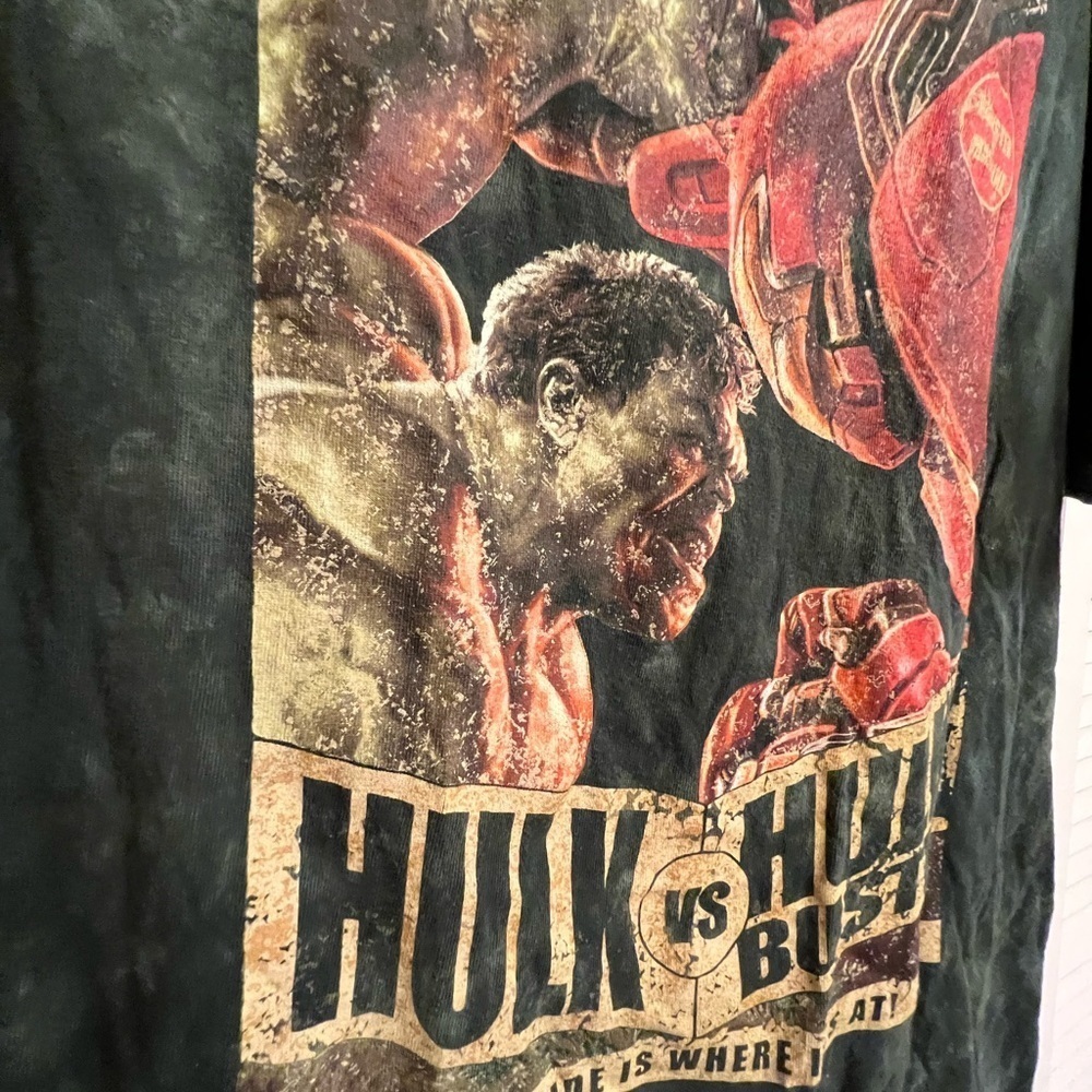 Avengers Hulk Vs Hulk Bust T-Shirt View 4